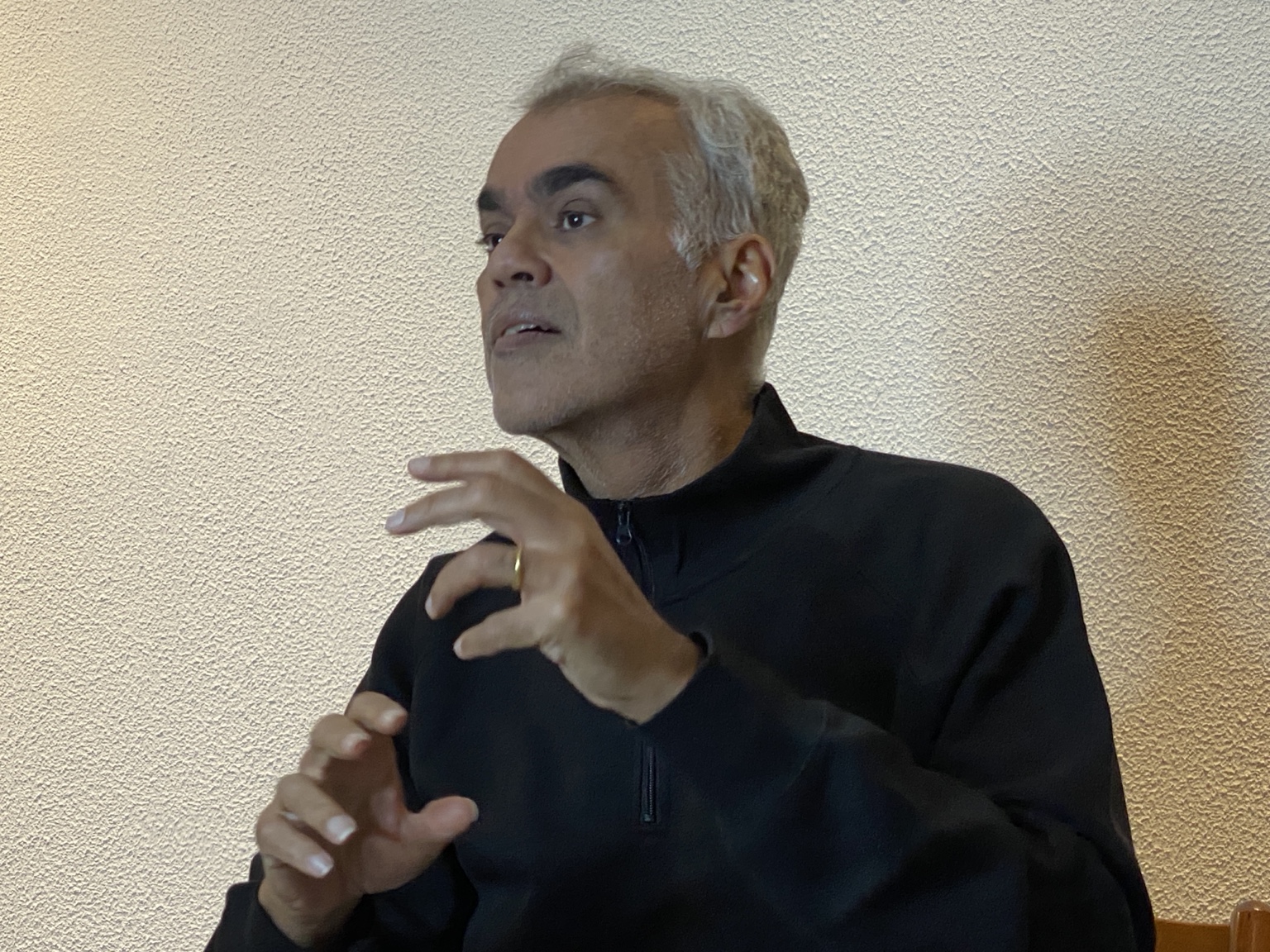 Anand Rao durante uma entrevista